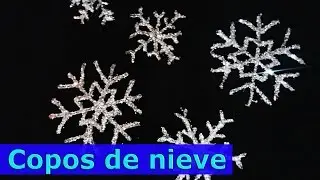 Copos de nieve hechos con silicón