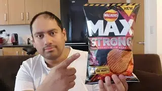 REVIEW | walkers max strong fiery prawn cocktail flavour potato crisps