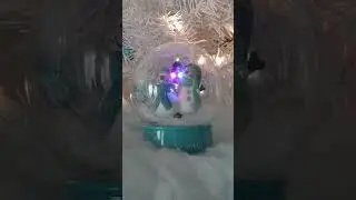 25 Days till Christmas, Day 12: Gemmy mini tabletop snowglobe ( teal snowmen )