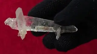 Laser crystal with bridge crystals clear quartz -  Crystal Stories Nr. 2