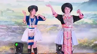 DANCE BABY XAV NTSIB KOJ G&Aacute;I XINH TỦA CH&Ugrave;A