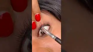 how to apply eyeliner upper waterline #makeupvlogger #makeupvlogs #youtubeshorts #youtubeshorts