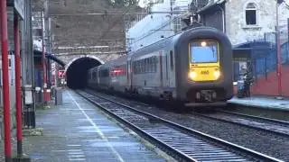 Te lange MS96 komt aan op station Li&egrave;ge-Jonfosse