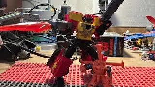 Big guns, big cannon, the American dream. Transformers Legacy Evolution Powerlinx Hotshot and Jolt.