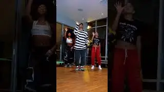 Me and my sisters caught a vibe 🎥: @kaileafilms   @_alexandrawatkins @cachemelvin #konkrete #Dance