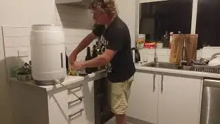 BEER BOTTLING WITH LOVE AND ITALIAN MUSIC