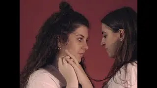 ALGUIEN MIRA A OTRO ALGUIEN (music film 
