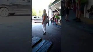 Street singer charming performance