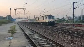 Sampoorna Kranti Express Hauled by WAP7 37041