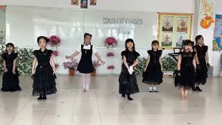Wednesday ก่อนขึ้นเวที
