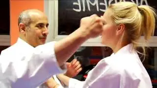 Selbstverteidigung für Frauen: Tipps von Sensei Siamak Montazeri