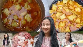 Naga style Pork meat in cooker || Nagaland style Pork meat cooking #villagecooking #nagapork #food