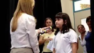 2009 - Apresenta&ccedil;&atilde;o de ingl&ecirc;s no Lumen Verbi II (MOV09981)