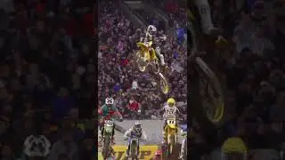 Ken Roczens holeshot into a huge quad⚡️👑