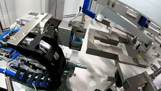 Petri dish / cell culture dish labelling machine with fully automatic format part change over.