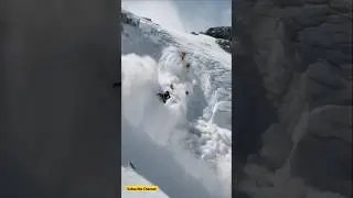 The Deadly Dangers of Climbing | OMG 😱 #shorts #avalanche #explore #summit