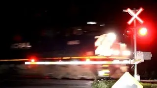 SWEET LASHUP on CN train Q114 near Toronto, Ontario!