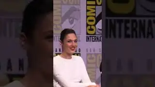 Gal Gadot Crossed Legs Comic Con 2017 - Part 2