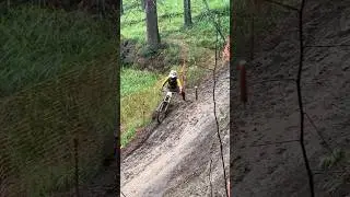 Negativ section klemuk bike park 😭💦 #downhill #mtb #shorts