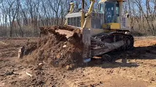Komatsu D275 Bulldozer Pushing Topsoil