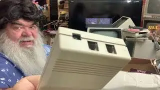 Commodore 1670 300 1200 бод модем внутри и снаружи BBS C64 C128 Vic Mystery Treasures - Эпизод 3614