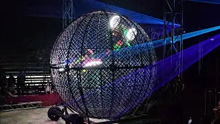 zyair circus /  Weston-super-Mare / worth to wait