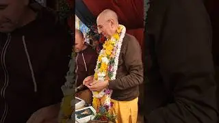 Niranjana Swami Vyasa Puja #mayapur #cake #vyasapuja #shorts