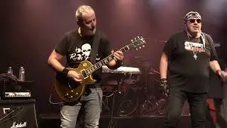 Whitesnake - Here i go again cover by Street Lethal at the Covent Garden Eragny