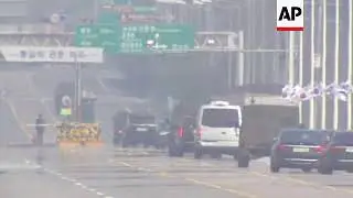 Moon motorcade crosses Unification Bridge on way to inter-Korean talks