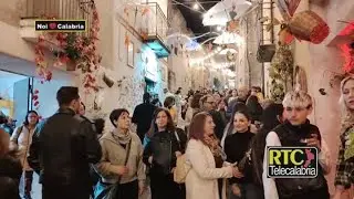 Squillace, in migliaia per Bacco al Borgo: cantine aperte per tutti - RTC