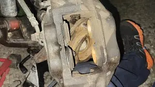 Советы по снятию направляющего штифта тормозных колодок Toyota Tacoma 2001 года выпуска