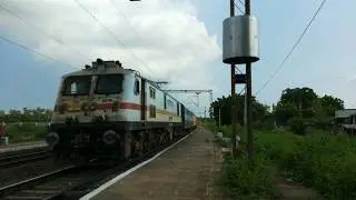 TamilNadu Samparkranthi Superfast on Speedy Curve towards Vijayawada Junction - SCoR/SR/NR