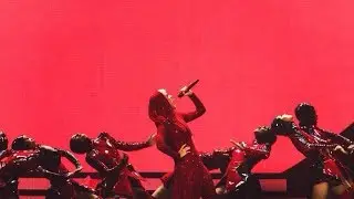 Katy Perry - Dark Horse (Live at WITNESS: The Tour) [DVD]