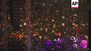 Raw: Political Scandal Rocks South Korea