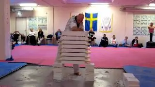 JSK Taekwondo - Frasse krossar 8st betongblock