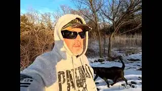 RC Axial Bomber rr10  rock bouncer  rippn on pond , Snow ❄️ 