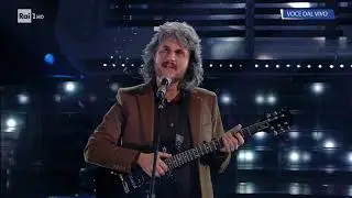 Filippo Bisciglia è Pino Daniele: 