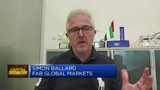 The Fed is playing a 'very fine balancing act,' economist says