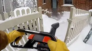 Husqvarna ST121e Snowblower Start Up and Snow Clearing