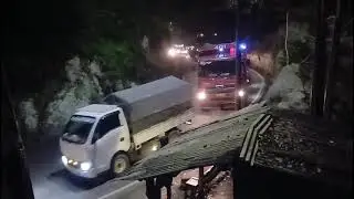 🗣INFO malam ,pantauan arus lalulintas  tepatnya  di pos pantau watu gudang puncak  gumitir