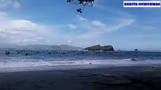 OMBAK BESAR HANTAM PANTAI SELATAN YANG ADA DI JEMBER