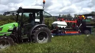 Zbi&oacute;r porzeczki czarnej JAREK 5/ Mustaherukkaa korjataan koneellisesti/ marjanpoimintakone