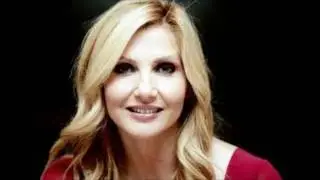 LORELLA CUCCARINI  *** TU COMO YO *** Sigla completa (in spagnolo) della Telenovela 