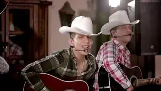 Jovanny Cadena y Su Estilo Privado - Tarde O Temprano [En Vivo]