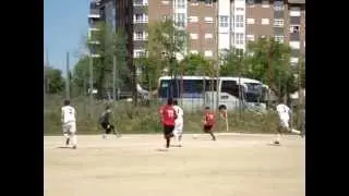 47 minutos. Roberto marca el empate a uno para el O&ntilde;a Sanchinarro