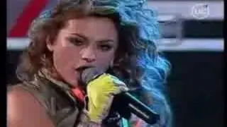 Paulina Rubio - Lo hare por ti @Festival Viña del mar 2005
