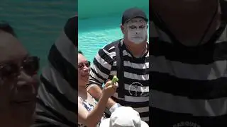 Том-мим сломал веер этой женщины 😲🫢😱😂🤣 #tomthemime #seaworldmime