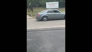 2006 chrysler 300c srt8 6.1 burnout.. no brake lights after 2 seconds lol