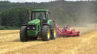 JOHN  DEERE 8520 a PÖTTINGER  TERRADISC 6000