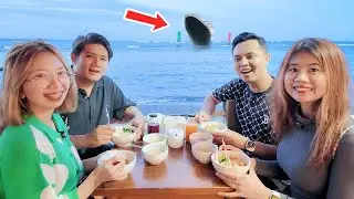 MAKAN BAKMIE DI PINGGIR PANTAI!! BISA MELIHAT PEMANDANGAN INI!!